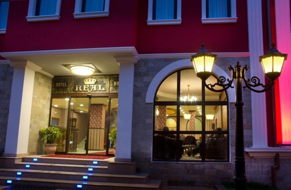 Real Hotel Veliko Tarnovo Exterior photo